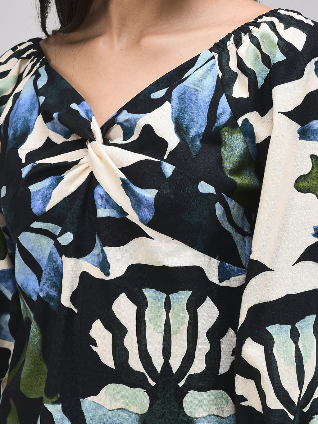 Blue abstract summer dress with puff sleeves