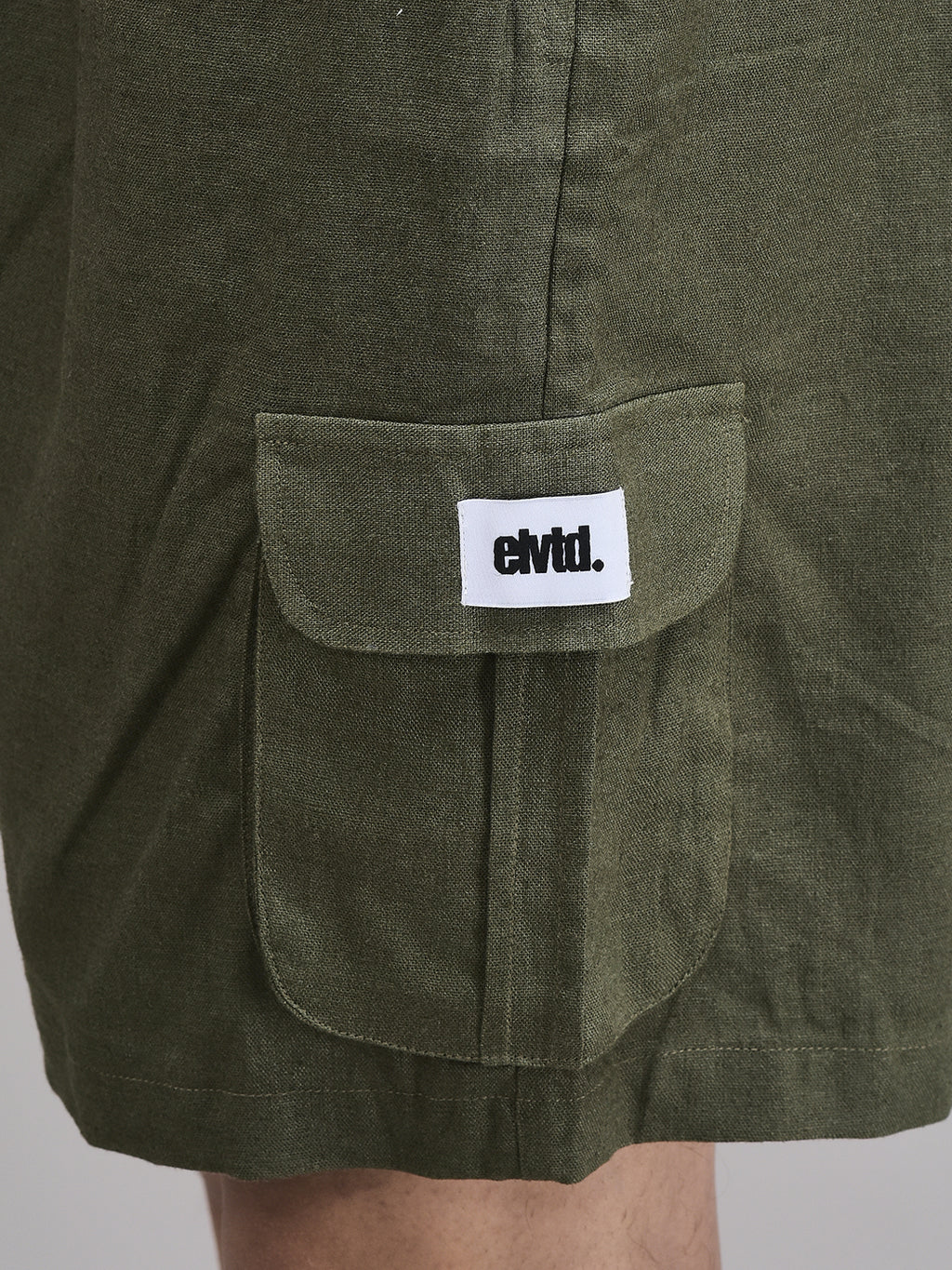 Men’s summer shorts in olive – breathable fabric